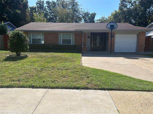 3136 Chatsworth Dr, Farmers Branch, TX, 75234-5032 | Card Image