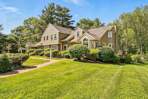 8-8 Birchwood Ln, Hopkinton, MA, 01748-1673 | Card Image