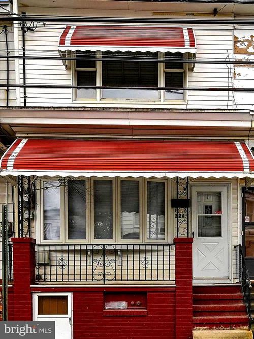 324 S Jardin St, SHENANDOAH, PA, 17976-2273 | Card Image