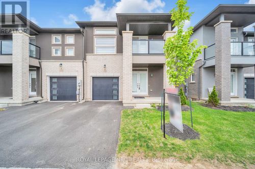120 S Renfrew Trail Drive N, Welland (N. Welland), ON, L3C0K2 | Card Image