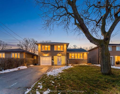 11 Cavotti Cres, North York, ON, M3H4V2 | Card Image