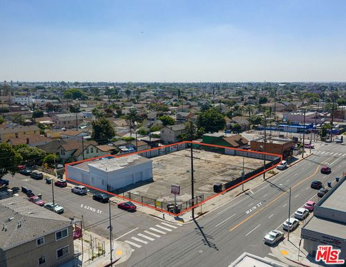 110 E 62nd St, Los Angeles, CA, 90003-1234 | Card Image