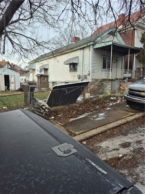 822 Lamont St, Stowe Twp, PA, 15136 | Card Image