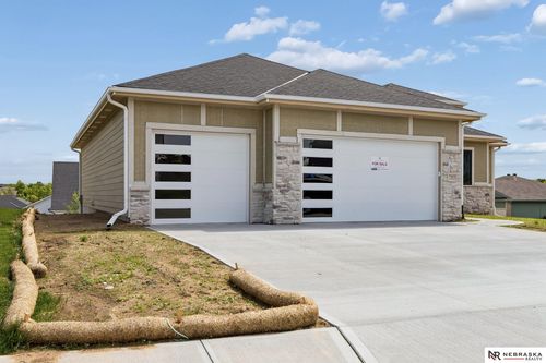 7805 N 167th Ave, Bennington, NE, 68007-2847 | Card Image