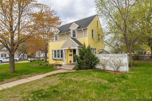 905 Margaret St, Eau Claire, WI, 54701-4370 | Card Image