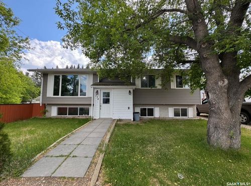 234 1a Ave E, Saint Walburg, SK, S0M2W0 | Card Image