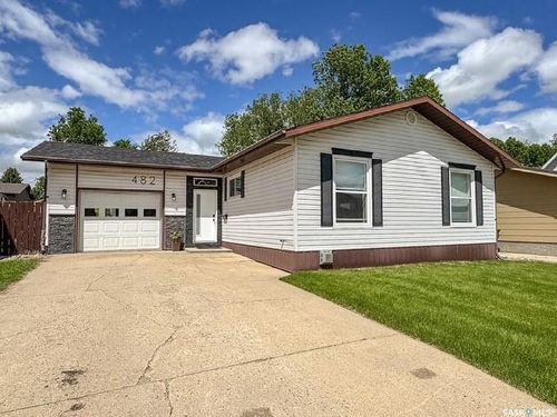 482 Russell Crescent, Swift Current, SK, S9H4S7 | Card Image