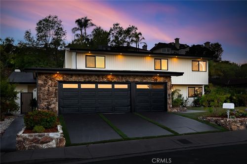 6035 Rod Ave, Woodland Hills, CA, 91367-1070 | Card Image