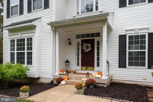 11497 Yeats Dr, CATLETT, VA, 20119-2568 | Card Image