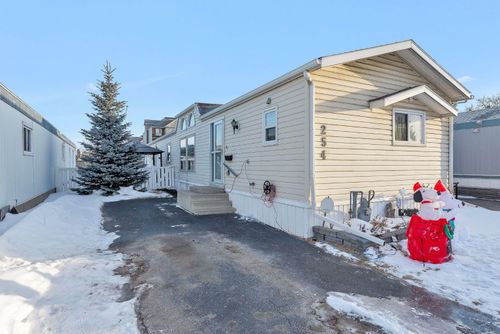 254 Erin Woods Cir Se, Calgary, AB, T2B3C9 | Card Image