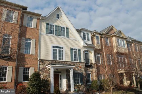 24907 Earlsford Dr, CHANTILLY, VA, 20152-4384 | Card Image