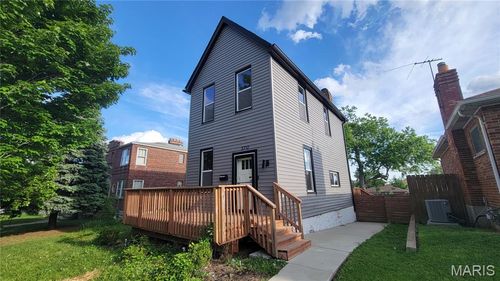 3712 Phillips Pl, Saint Louis, MO, 63116-4611 | Card Image