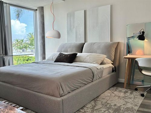 207-900 Bay Dr, Miami Beach, FL, 33141-5623 | Card Image