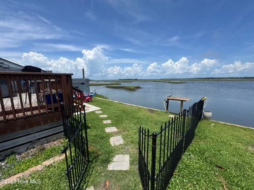 123 Cedar Point Blvd, Cedar Point, NC, 28584-8001 | Card Image