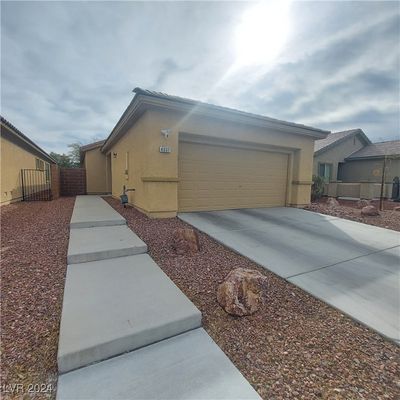 4037 Gliding Gulls Avenue, House other with 3 bedrooms, 2 bathrooms and null parking in North Las Vegas NV | Image 1