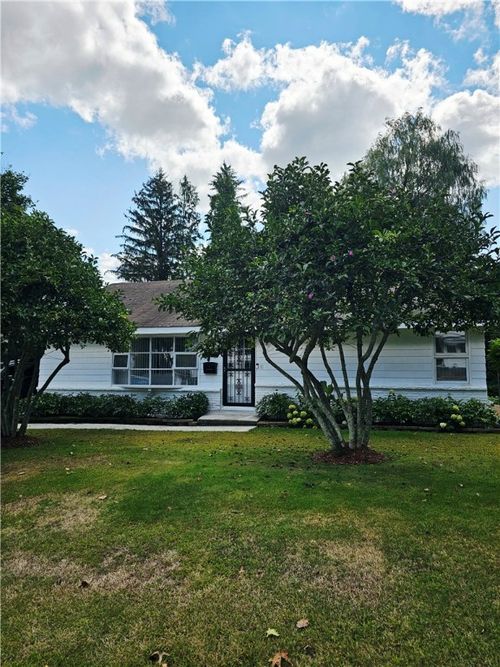 724 Fairmount St, Woonsocket, RI, 02895-4015 | Card Image