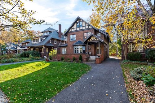 190 N Highland Ave, Akron, OH, 44303-1504 | Card Image