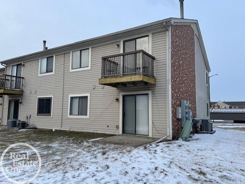 30757 Hidden Pines Ln, Roseville, MI, 48066-7308 | Card Image