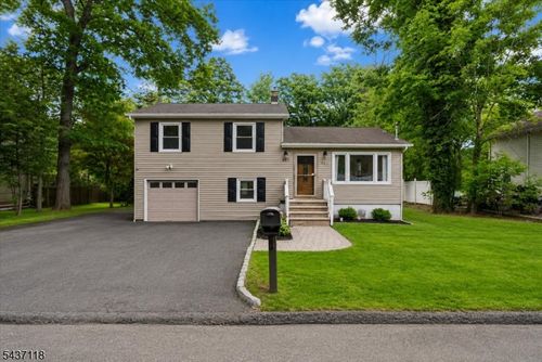 427 Shepperd Ln, HIGHLAND LAKES, NJ, 07422-2216 | Card Image