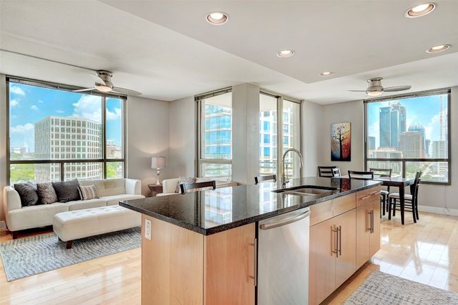 APT-1301 - 300 Bowie St, Condo with 2 bedrooms, 2 bathrooms and 2 parking in Austin TX | Image 9