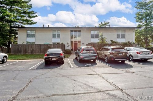 apt-10-10421 Briarbend Dr, Saint Louis, MO, 63146-5645 | Card Image