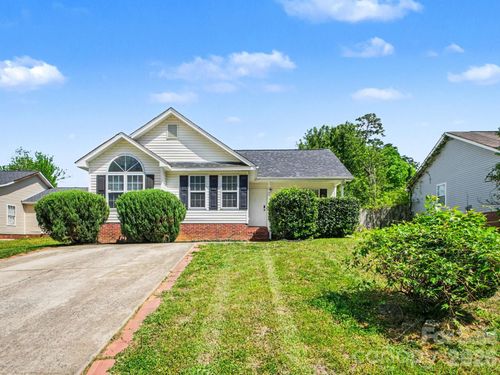 3744 Capps Hill Dr, Charlotte, NC, 28216-1699 | Card Image