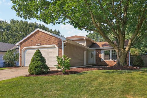 30W115 Greenbrook Ct, Warrenville, IL, 60555-1223 | Card Image