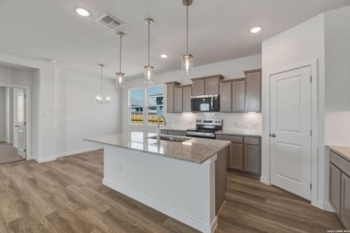 758 Whitman St, New Braunfels, TX, 78130-0611 | Card Image