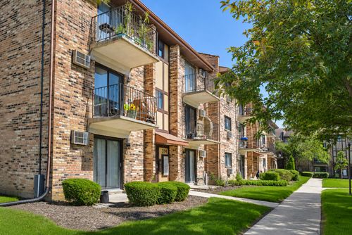 314-b-314 Klein Creek Ct, Carol Stream, IL, 60188-9397 | Card Image