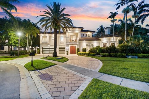 580 Carrotwood Ter, Plantation, FL, 33324-8221 | Card Image