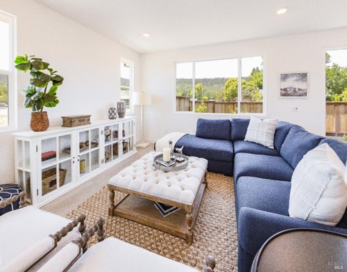 6601 Stone Bridge Rd, Santa Rosa, CA, 95409-5894 | Card Image