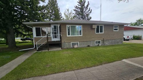 132 5 Avenue Ne, Milk River, AB, T0K1M0 | Card Image