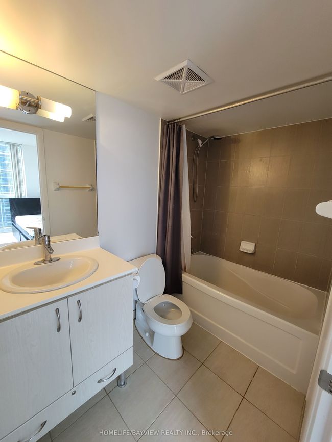 2002 - 5791 Yonge St, Condo with 3 bedrooms, 2 bathrooms and 1 parking in North York ON | Image 10