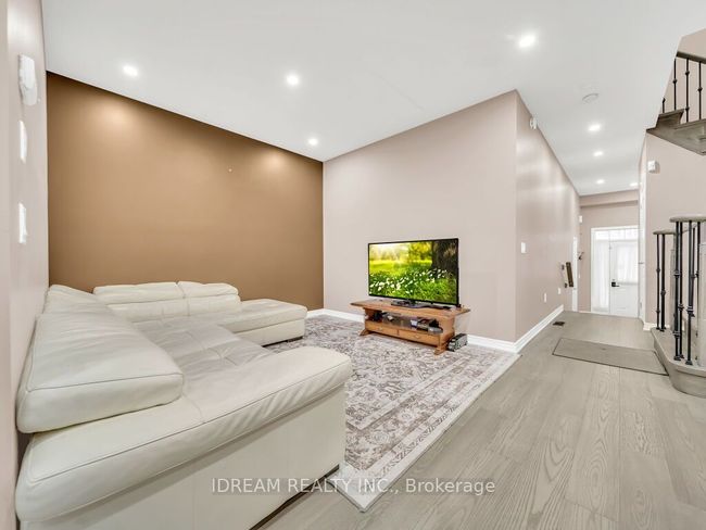 7 Icefall Rd, House attached with 3 bedrooms, 3 bathrooms and 2 parking in Caledon ON | Image 9