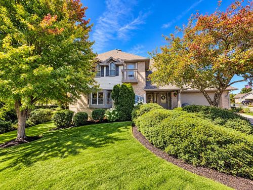 7561 W Tuckaway Pines Circle, Franklin, WI, 53132 | Card Image