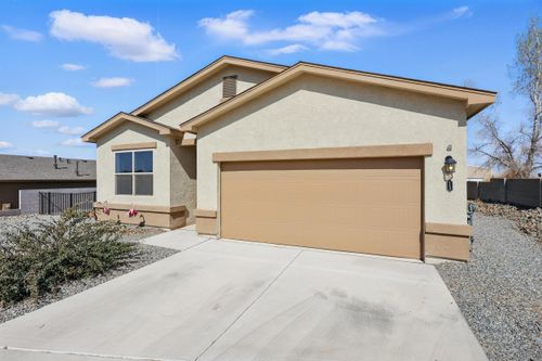 13 Bravo Rd, Los Lunas, NM, 87031-7949 | Card Image
