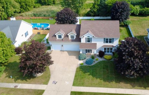 8876 Valleyview Ct, Saginaw, MI, 48609-9228 | Card Image