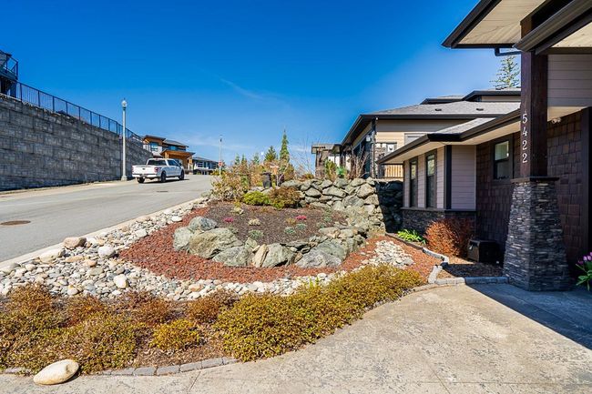 5422 Abbey Crescent, House other with 5 bedrooms, 3 bathrooms and 4 parking in Chilliwack BC | Image 2