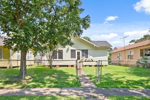 3222 Illinois St, Baytown, TX, 77520-5920 | Card Image