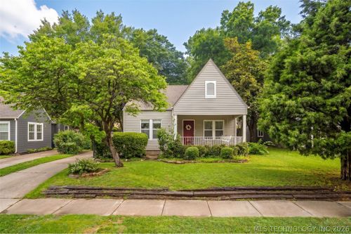 216 Knoxville Ave, Tulsa, OK, 74112-1120 | Card Image