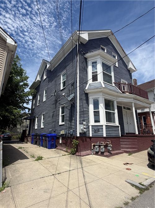 10 La Vaughn St, Providence, RI, 02909-3608 | Card Image