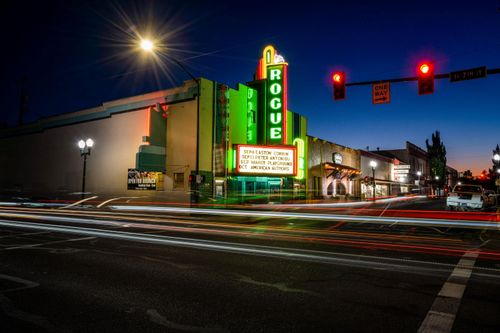 143 Se H St, Grants Pass, OR, 97526-3036 | Card Image