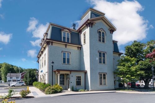 3-672-670 High St, Westwood, MA, 02090-1630 | Card Image