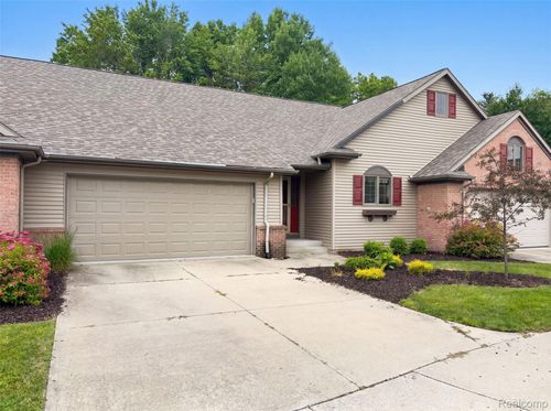 1102 Hawthorne, Greenville, MI, 48838-3555 | Card Image