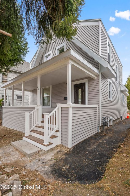 38 W Erie St, Albany, NY, 12208-2427 | Card Image