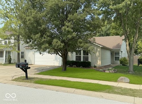 6816 Minnow Dr, Indianapolis, IN, 46237-8488 | Card Image