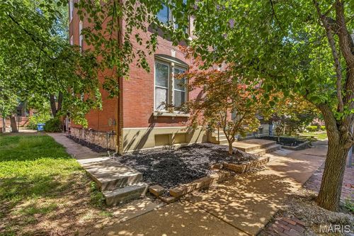 a-1913 Senate St, Saint Louis, MO, 63118-1742 | Card Image