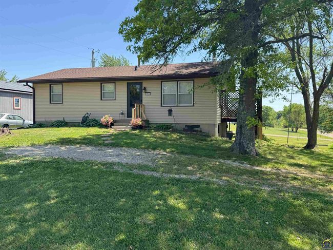 8833 Hickory Ln, House other with 3 bedrooms, 2 bathrooms and null parking in Ozawkie KS | Image 30