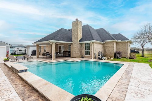 1027 27th St, Dickinson, TX, 77539-8680 | Card Image