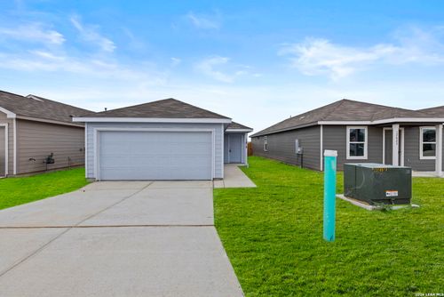 12619 Kathleen St, Saint Hedwig, TX, 78152-0550 | Card Image